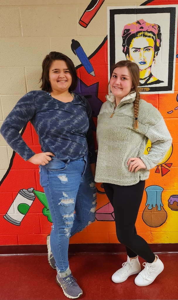 LHS Art Students Outside the Art Room